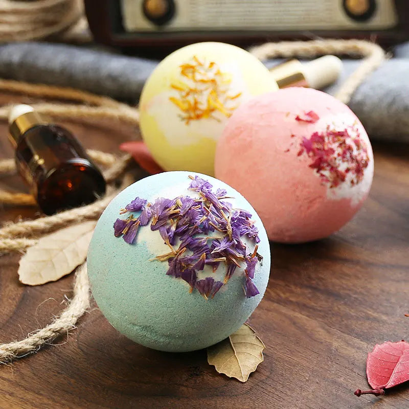 Bath Bomb Set Moisturizing Peeling Skin Care Bath Ball with Essential Oils And Bath Salts Handmade Bubble Ball Gift for Relaxing