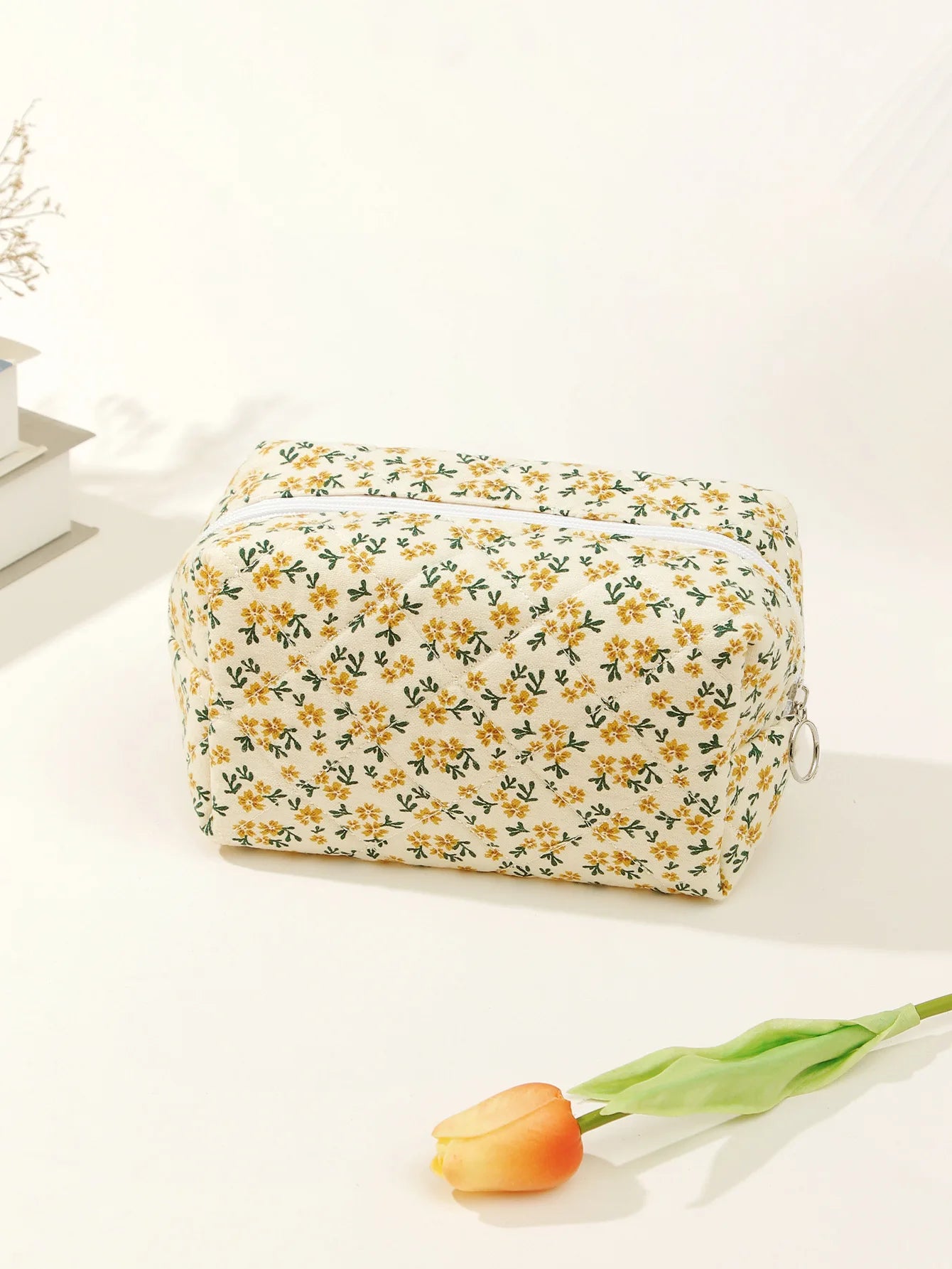 حقيبة مكياج مزينة بالزهور مخصصة لوصيفة العروس، حقيبة مستحضرات تجميل مطرزة باسم مخصص، هدية عيد ميلاد للفتاة، هدية عيد الميلاد