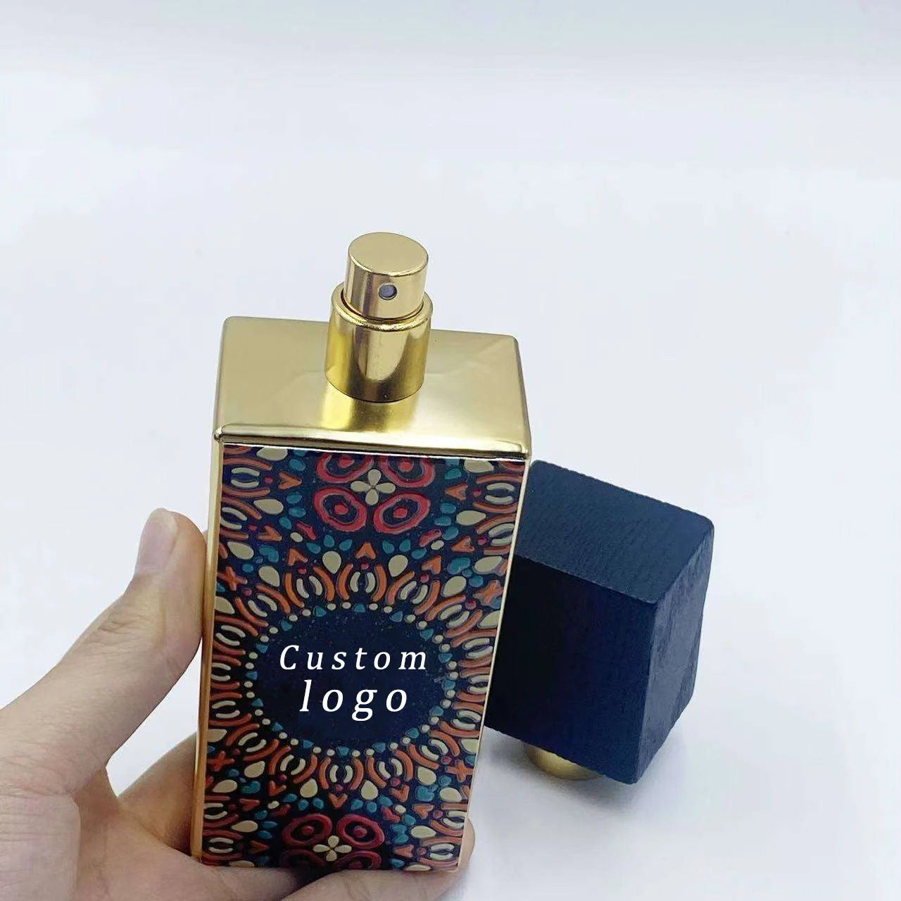 The New Dubai Arabian Woody Unisex Perfume Is Popular for Wholesale. It Is of High Quality and Long-lasting