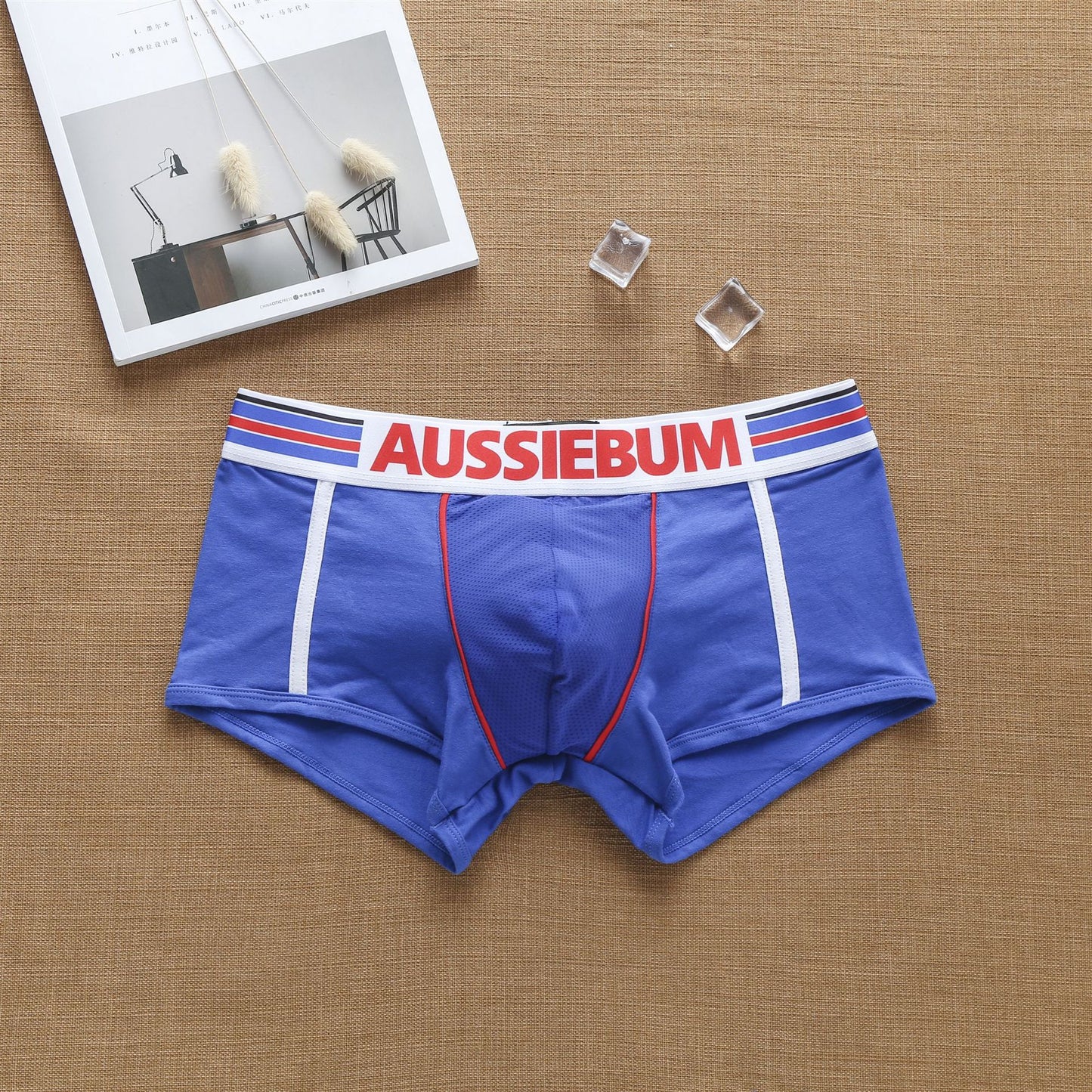 Men's fashion is cool in Europe and America. Cotton boxer shorts for young students.