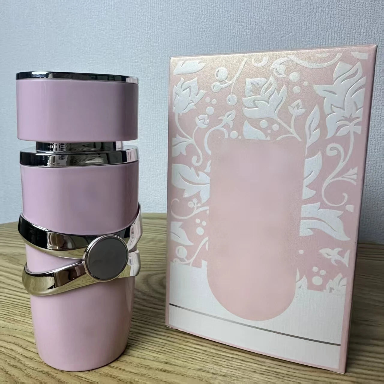 Wholesale High-quality Arabian Perfumes, Premium Women's Fragrances, with Long-lasting and Rich Fragrance.