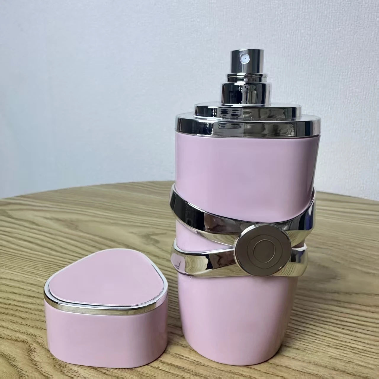 Wholesale High-quality Arabian Perfumes, Premium Women's Fragrances, with Long-lasting and Rich Fragrance.