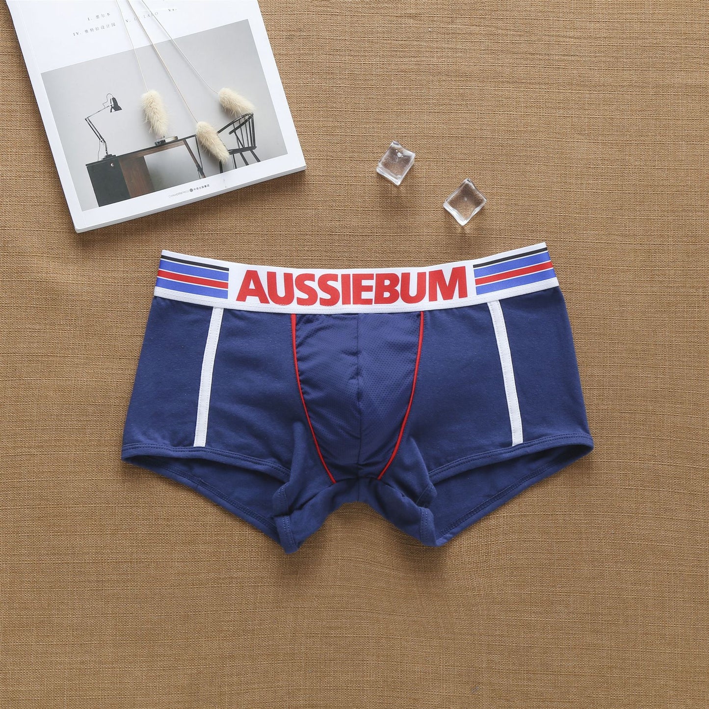 Men's fashion is cool in Europe and America. Cotton boxer shorts for young students.