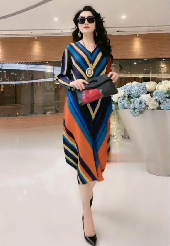 Fashion Printed Women 2025 Spring New V-neck Temperament Long Dress SwiftNest