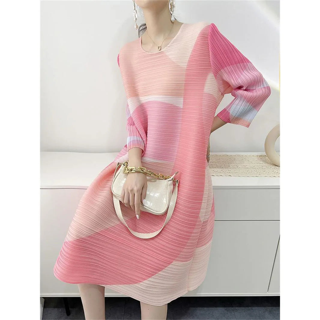 فساتين نسائية فساتين سهرة جديدة جميلة مطبوعة فستان مطوي عصر الصيف مقاسات كبيرة موضة منتصف العام تنورة طويلة نسائية فضفاضة