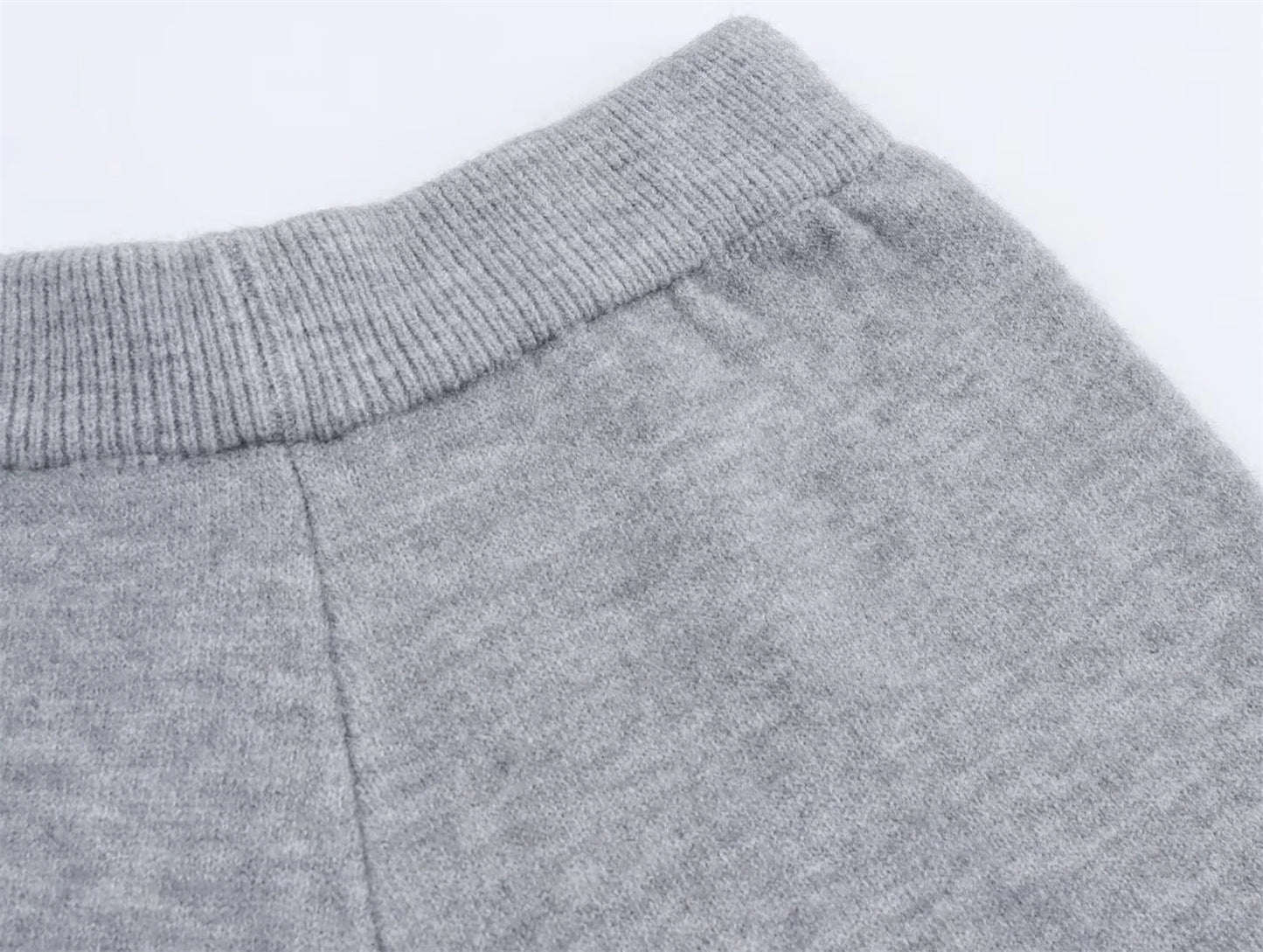 Women's Fashion V-neck Sweater Top And Matching Knitted Shorts New Style Short Pantsuit for Women