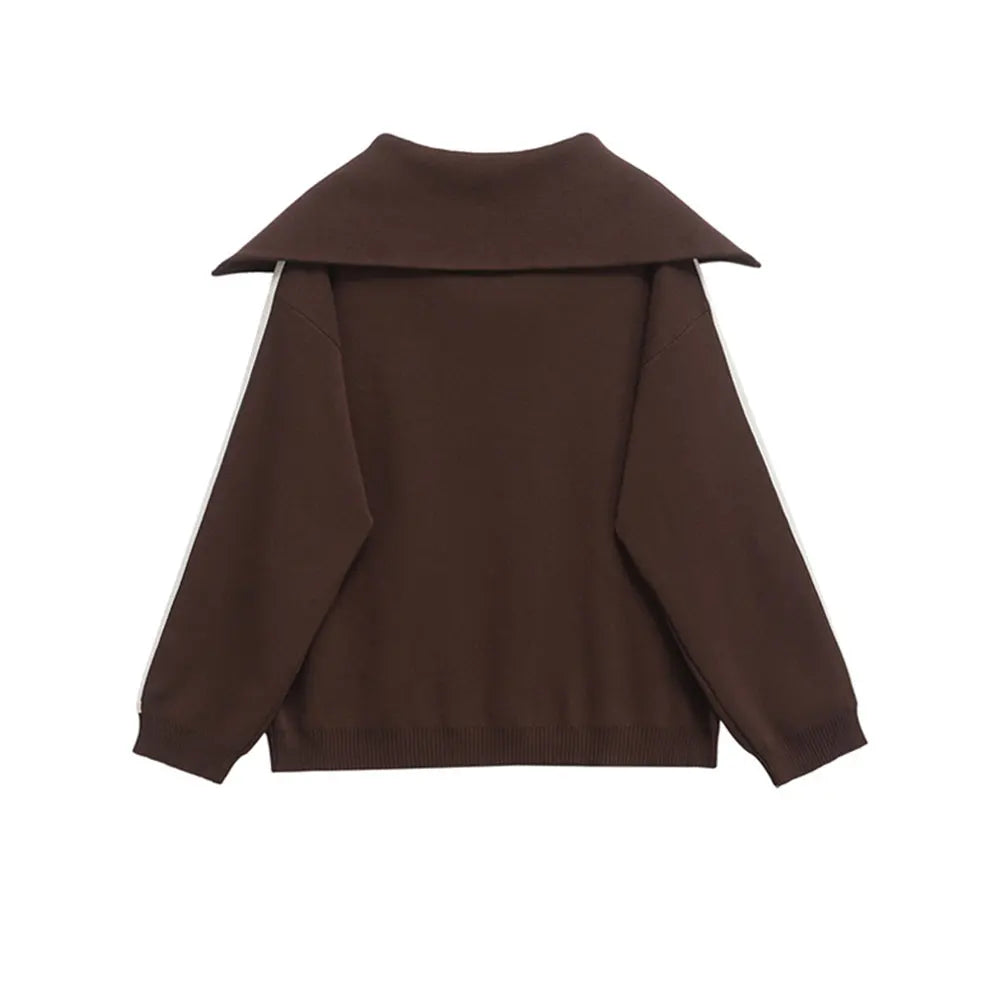 طقم نسائي أنيق من قطعتين، سترة محبوكة مخططة من الجانب وبنطلون مستقيم بخصر مرن عالي، زي نسائي غير رسمي