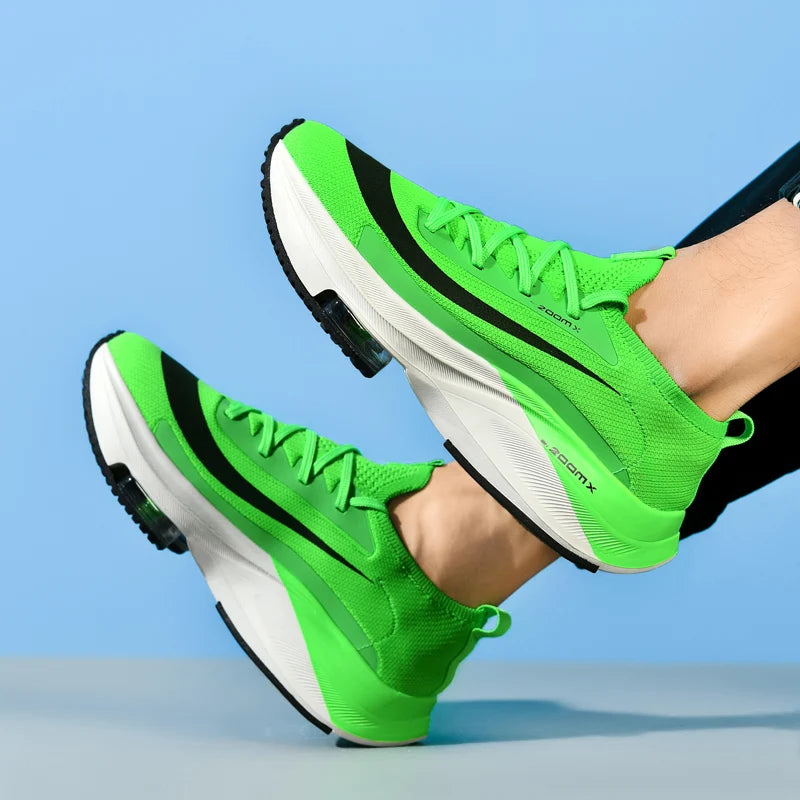 Fashionable, lightweight and breathable running shoes, trendy for outdoor sports, suitable for both men and women