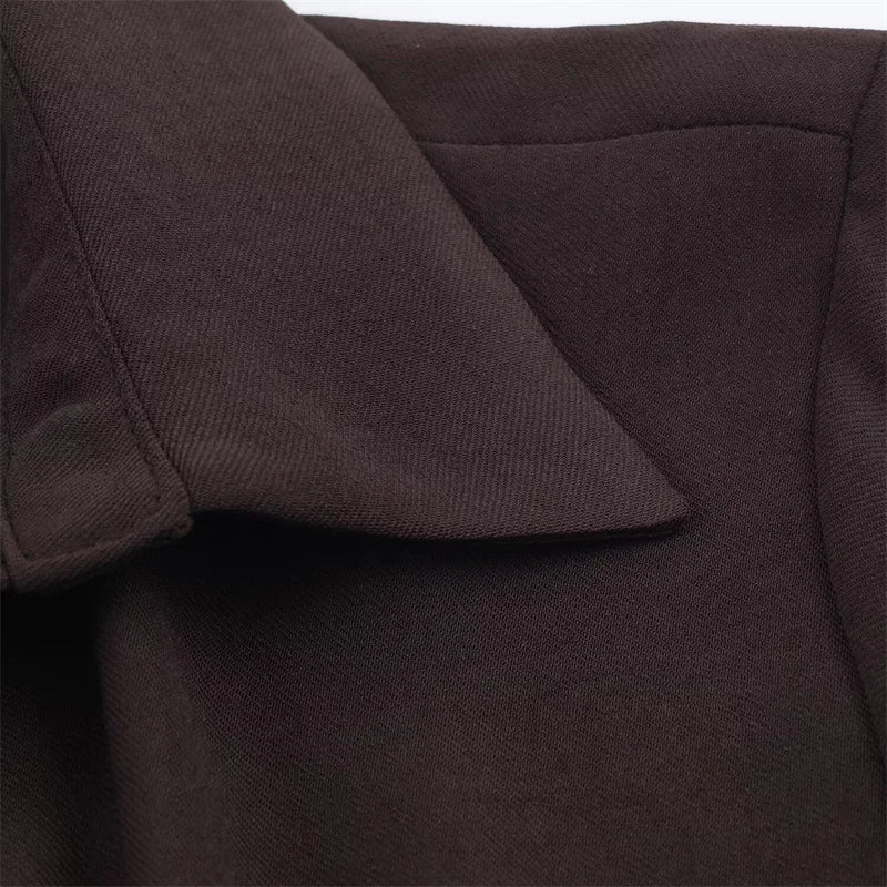 فستان نسائي 2025 تصميم جديد على شكل قميص مع حزام وتنورة متوسطة الطول فستان طويل كاجوال عصري للنساء