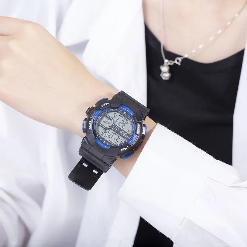 ساعة يد رجالية رياضية خارجية متعددة الوظائف بشاشة كبيرة LED إلكترونية مضادة للماء مضيئة عسكرية رقمية ساعات يد رجالية