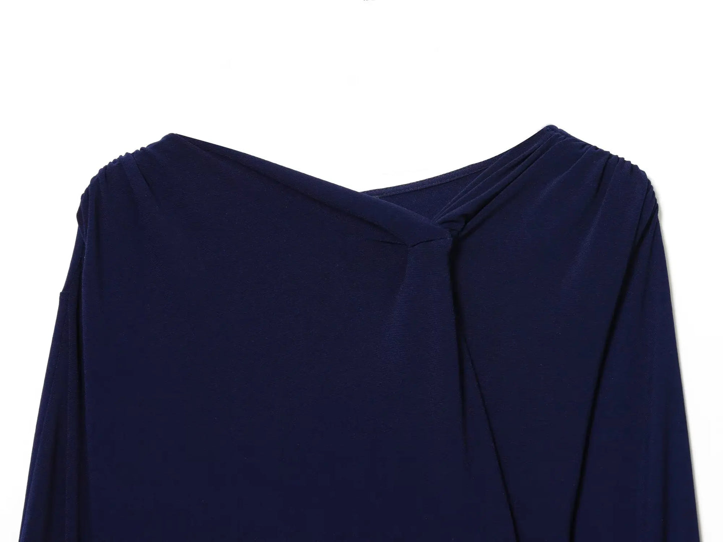 European-style new women's fashion dress, versatile and elegant, solid color, simple and slimming, with a belt and pleats.