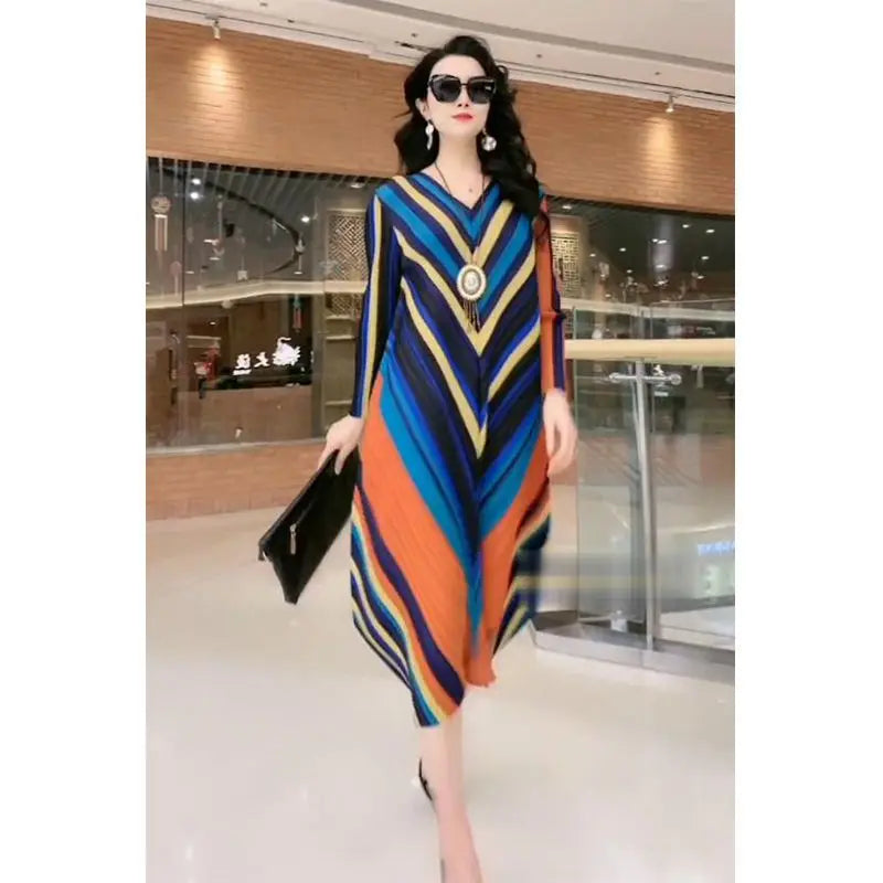 Fashion Printed Women 2025 Spring New V-neck Temperament Long Dress SwiftNest