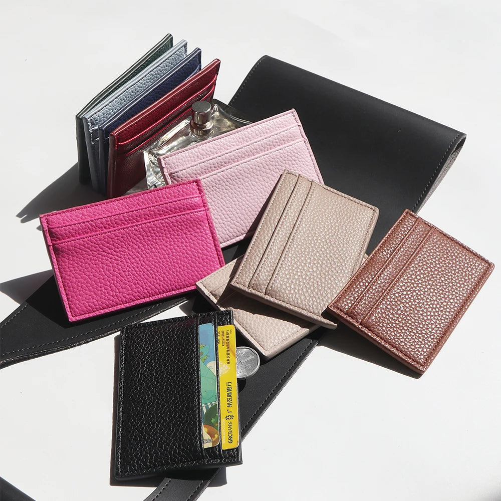 محفظة بطاقات رفيعة مخصصة من جلد البولي يوريثان محفور عليها الأحرف الأولى بتصميم فاخر وحقيبة بطاقات شخصية للنساء والرجال ومحفظة عملات معدنية للبيع بالجملة