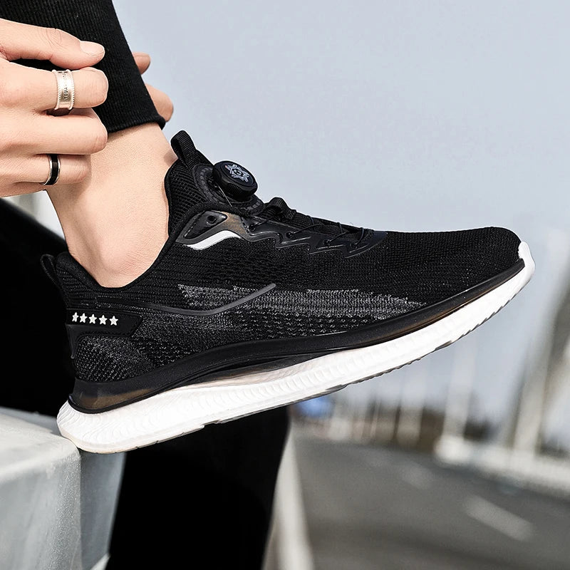 Men's Outdoor Running Shoes with Shock Absorption, Lightweight, Breathable, and Suitable for Casual Sports Activities.