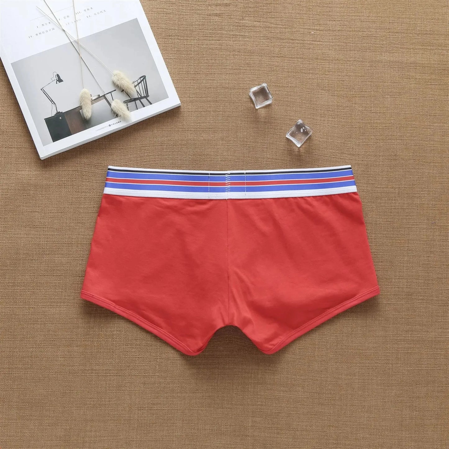 Men's fashion is cool in Europe and America. Cotton boxer shorts for young students.
