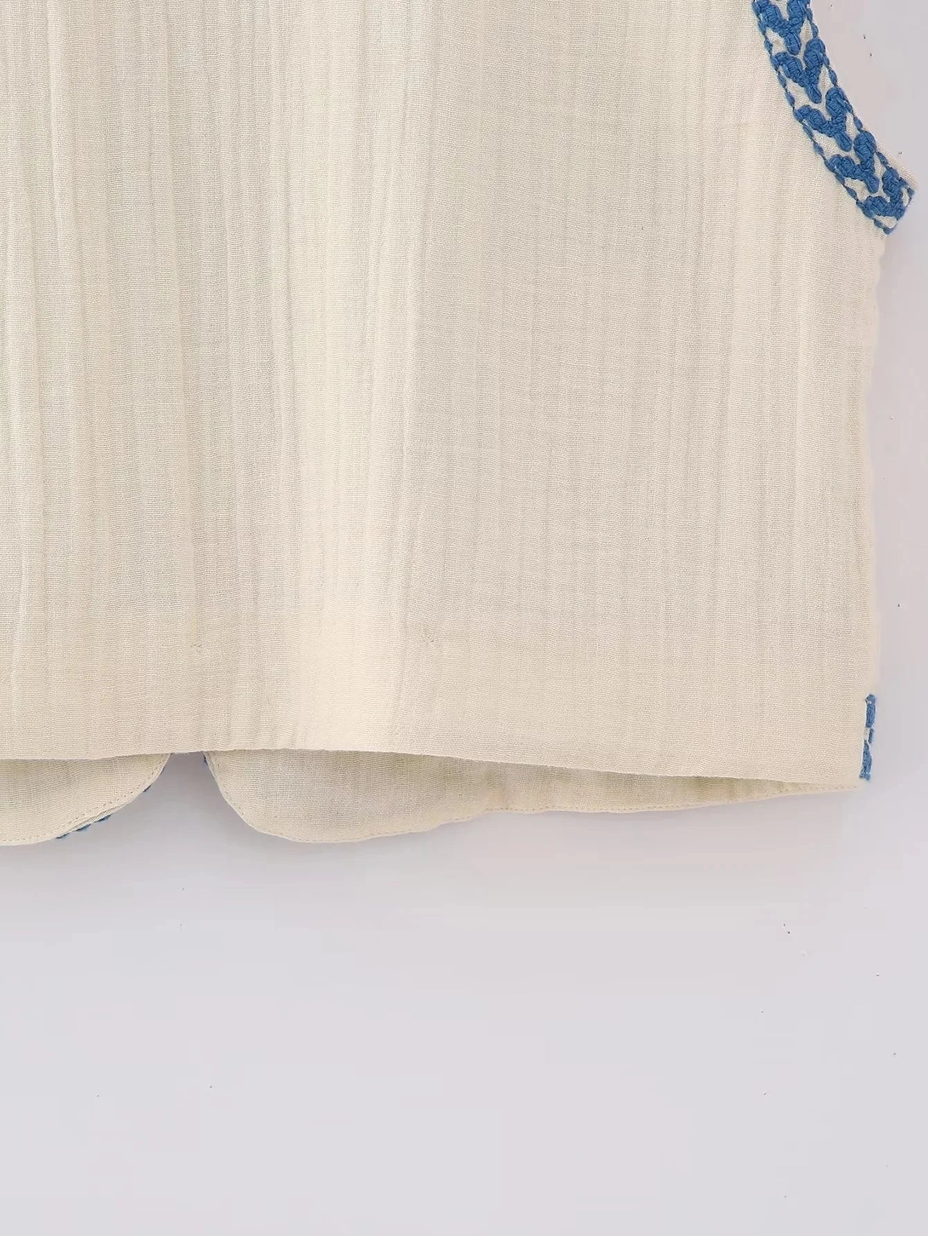 2025 Women Fashion Floral Embroidery Vest Vintage Sleeveless Waistcoat Ouertwear Female Streetwear Chic Vests Tops