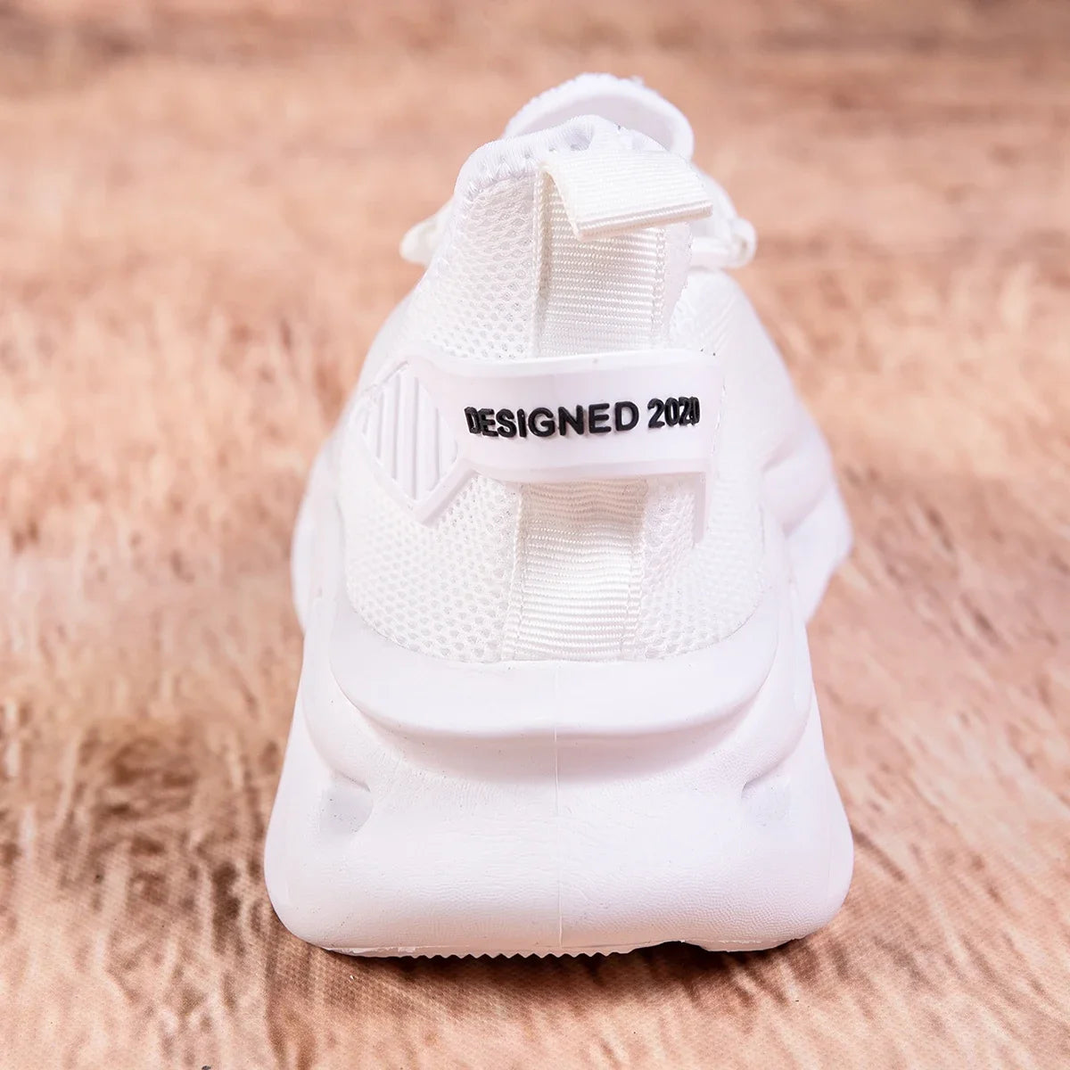 أحذية رياضية كاجوال للرجال قابلة للتنفس وخفيفة الوزن وشبكة خارجية سوداء أحذية جري رياضية للركض والتنس والمشي