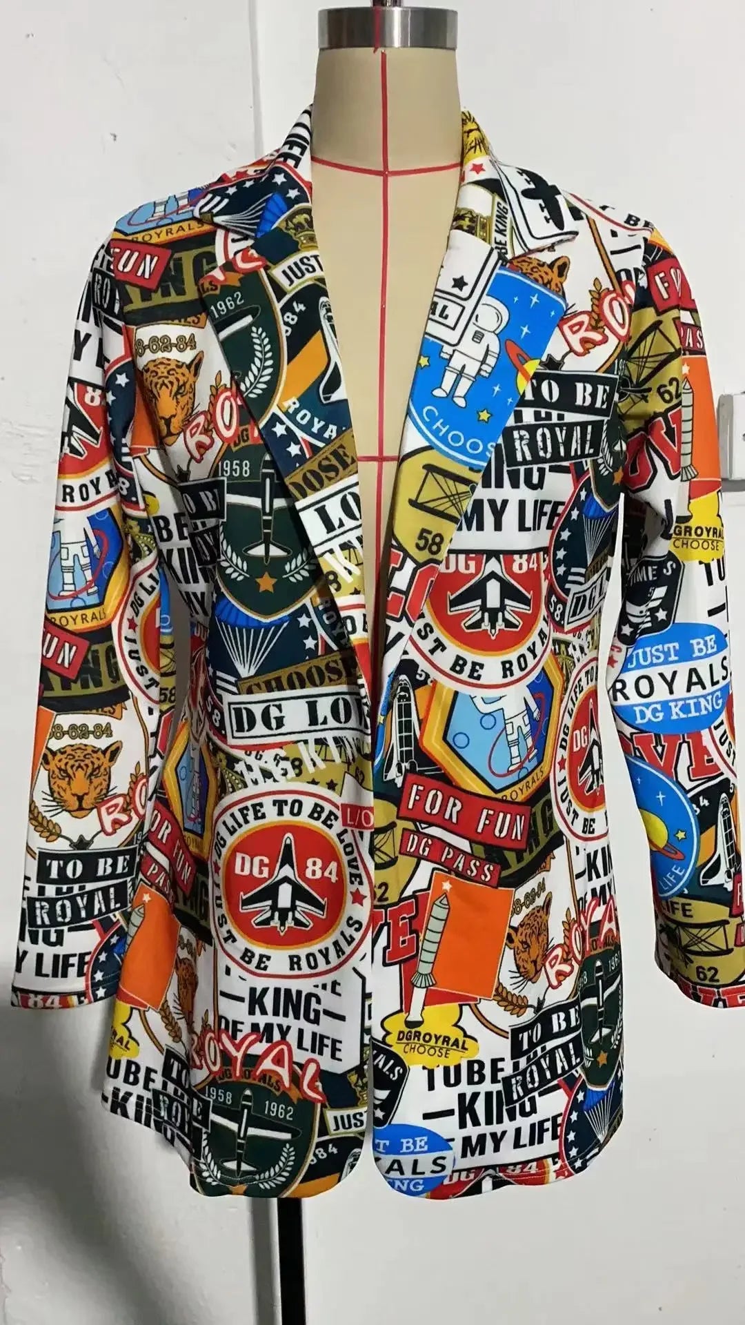 ملابس نسائية خريف 2025 أزياء الملكة مطبوعة بقصة ضيقة غير رسمية وياقة وأكمام طويلة وسترة متوسطة الطول بدلة صغيرة