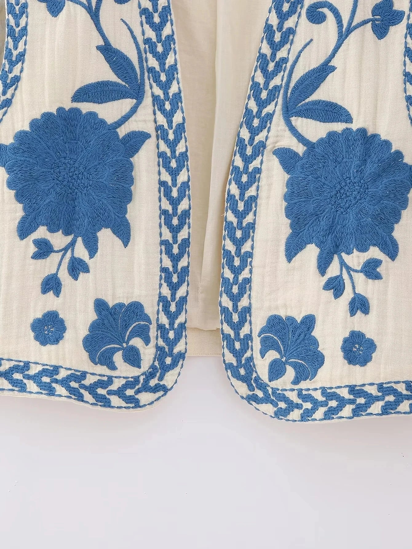 2025 Women Fashion Floral Embroidery Vest Vintage Sleeveless Waistcoat Ouertwear Female Streetwear Chic Vests Tops