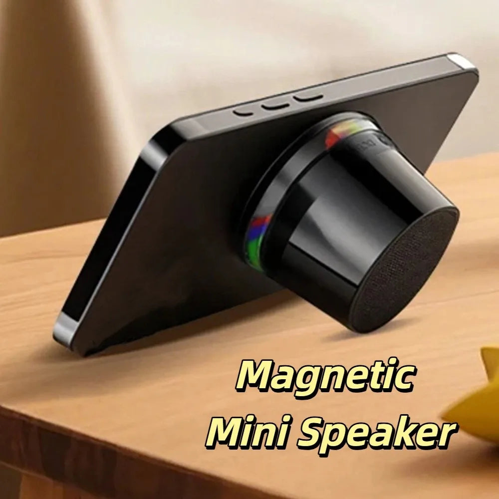 مكبر صوت صغير مغناطيسي مزود بتقنية البلوتوث 5.3 وصوت عالي الدقة وإضاءة RGB ومضاد للضياع وتصميم مضغوط وصندوق صوت محمول للاستخدام في الهواء الطلق