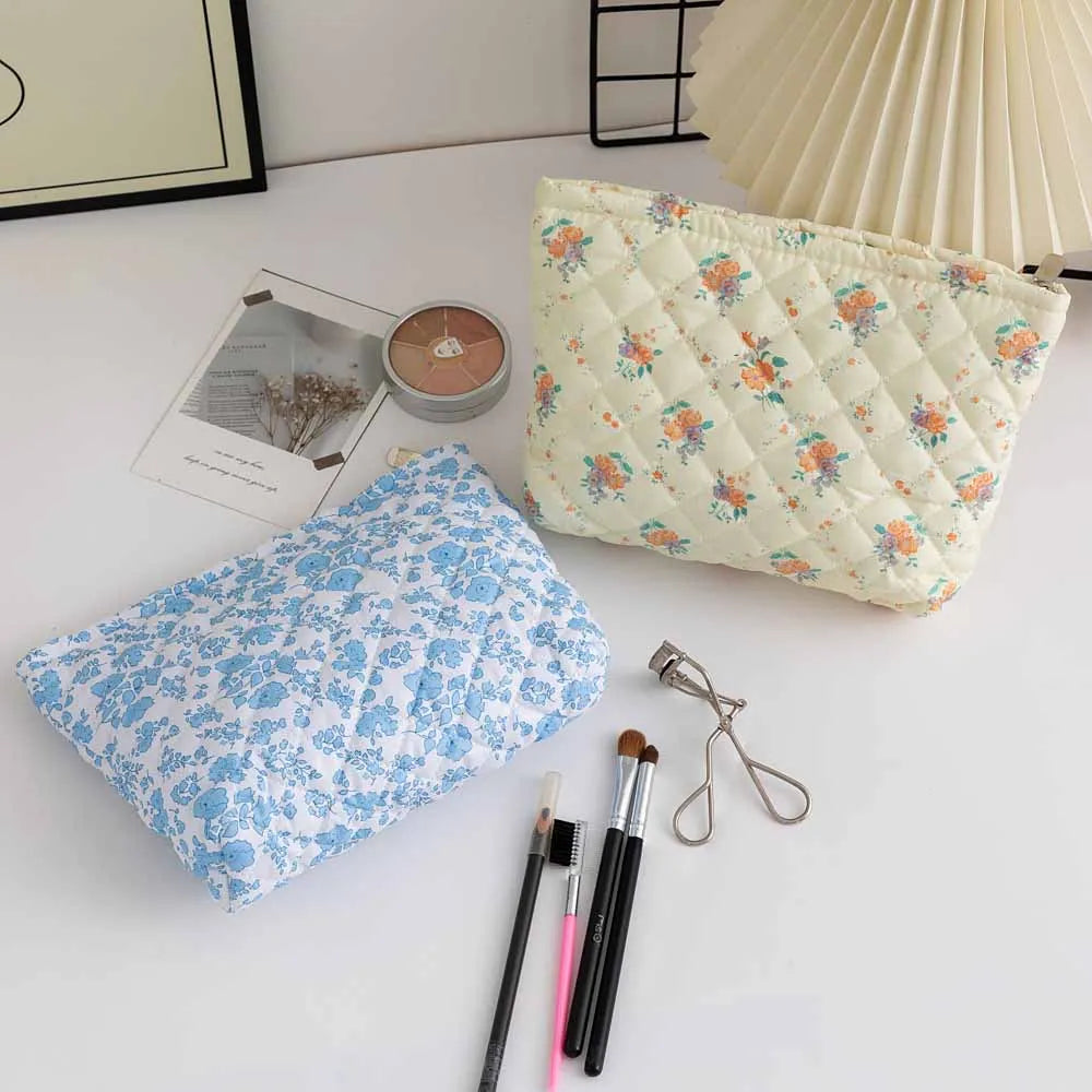 حقيبة مكياج مطرزة بالزهور باسم شخصي، هدية عيد ميلاد نسائية، حقيبة مستحضرات تجميل قطنية للبنات، حقيبة تخزين هدايا الزفاف