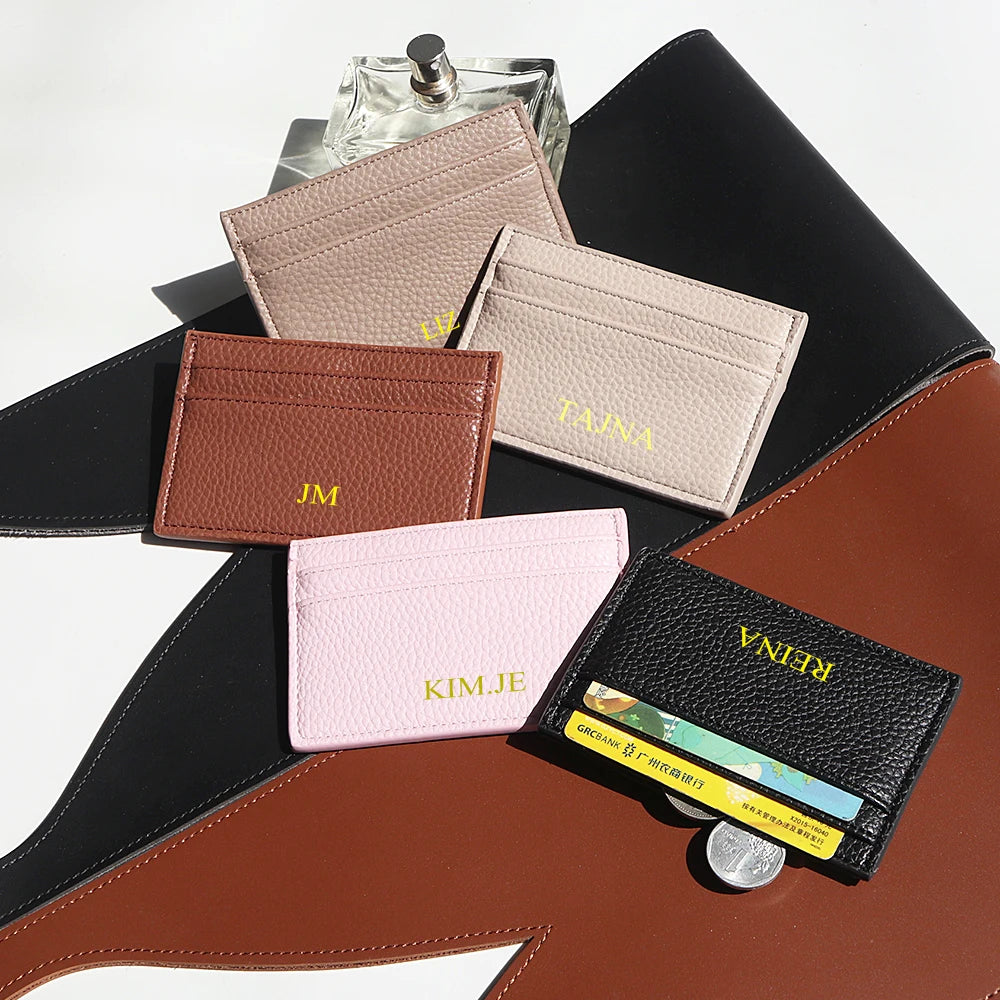 محفظة بطاقات رفيعة مخصصة من جلد البولي يوريثان محفور عليها الأحرف الأولى بتصميم فاخر وحقيبة بطاقات شخصية للنساء والرجال ومحفظة عملات معدنية للبيع بالجملة