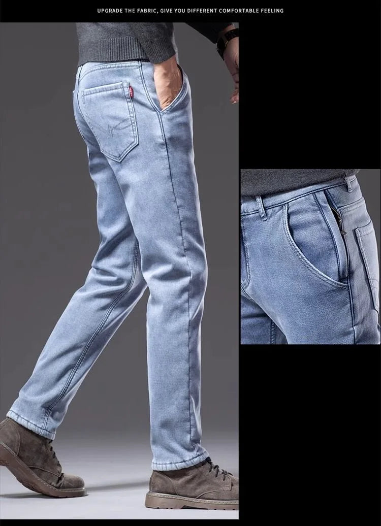 اتجاه جديد للموضة في الخريف والشتاء مع الصوف السميك والجينز الأزرق الدافئ ذو الساق المستقيمة للرجال الرياضيين غير الرسميين والجينز عالي الجودة