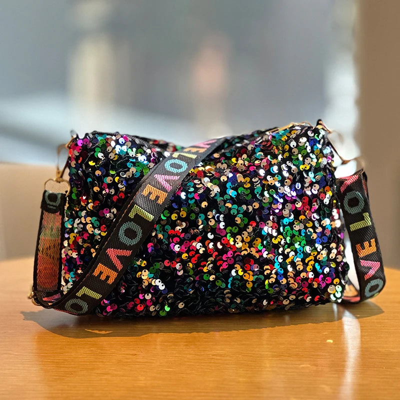 Neutral gender-neutral square-shaped bags for men and women, featuring niche designs. New style multi-purpose cross-body bags.