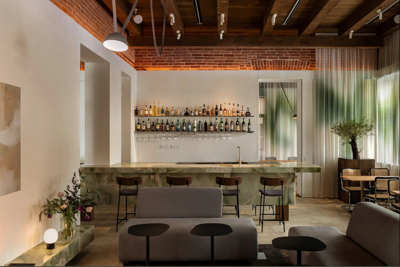 Fashion Restaurant Drink Bar Counter Design High Grade Wooden Dining Table Food Display Stand