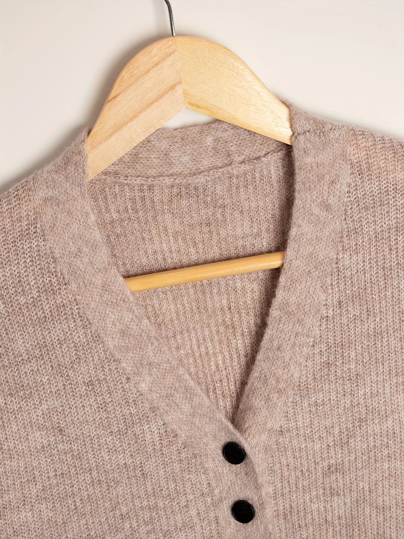 فستان نسائي: كارديجان محبوك رفيع عالي الجودة بفتحة رقبة على شكل حرف V، فستان طويل محبوك متوسط ​​الطول بلون واحد للنساء، سترة واقية من الرياح