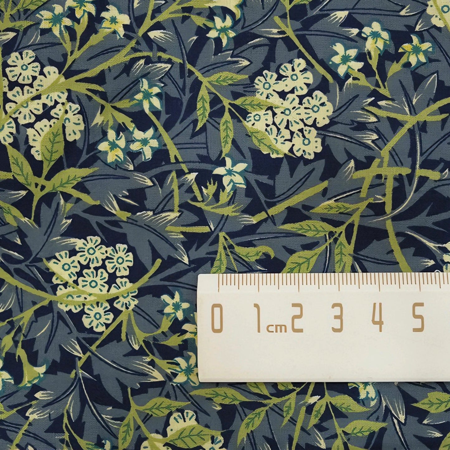 Exquisite Floral Printed 100% Cotton Fabric in Multiple Tones for Apparel Design Home Textile Decoration Handmade Craft Making