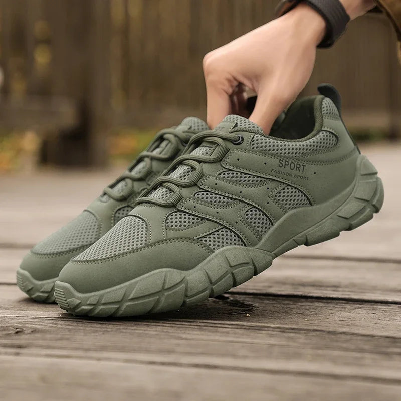 أحذية رياضية رجالية جديدة غير رسمية صيفية خفيفة مريحة ذات نعل ناعم في الهواء الطلق زيادة الارتفاع أحذية رياضية غير رسمية مضادة للانزلاق