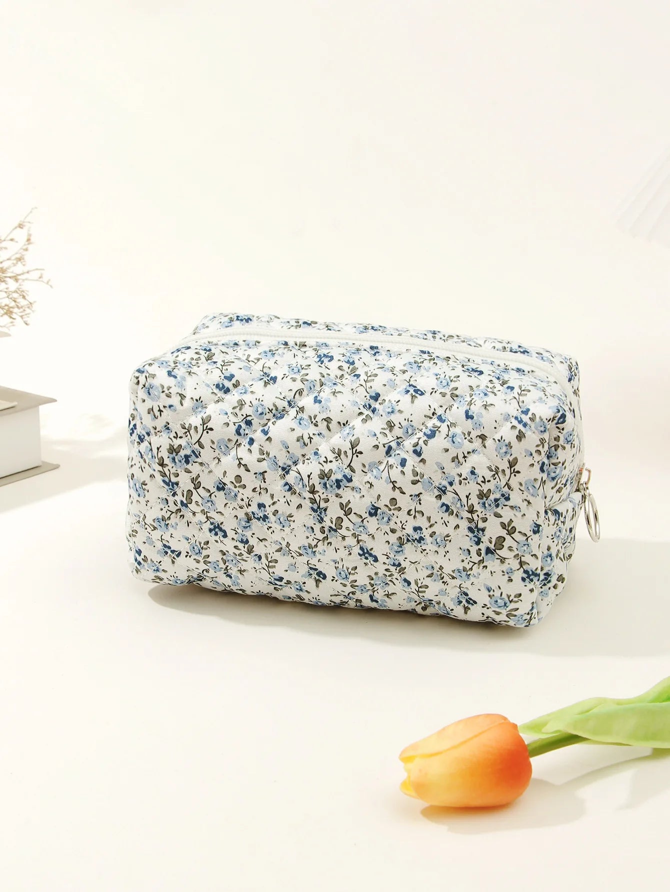 حقيبة مكياج مزينة بالزهور مخصصة لوصيفة العروس، حقيبة مستحضرات تجميل مطرزة باسم مخصص، هدية عيد ميلاد للفتاة، هدية عيد الميلاد