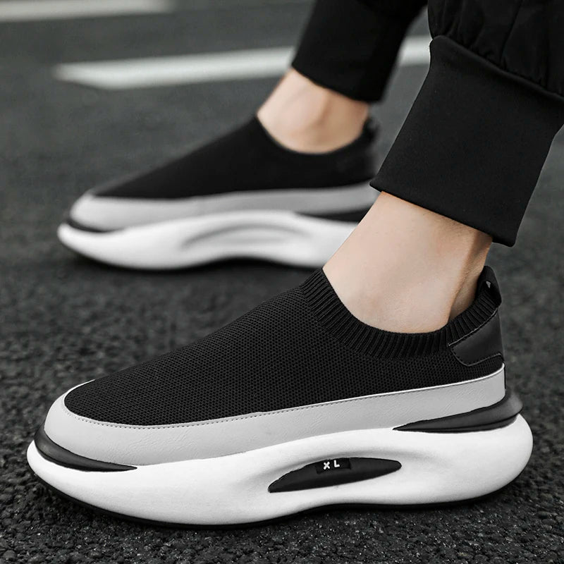 Summer New Sports Shoes Men's Socks Breathable Mesh Running Shoes Black Slip-On Slip-Ons Men's Casual Driving Shoes Suitable for Outdoor