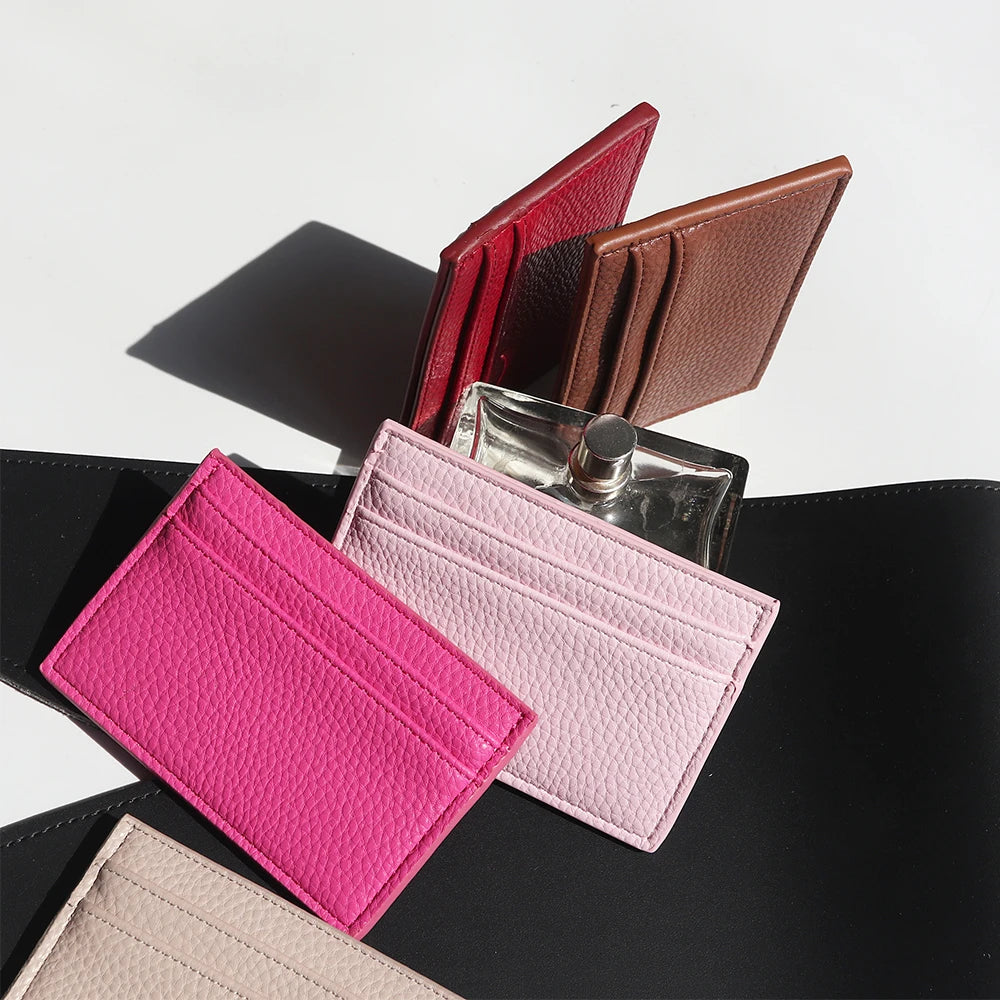 محفظة بطاقات رفيعة مخصصة من جلد البولي يوريثان محفور عليها الأحرف الأولى بتصميم فاخر وحقيبة بطاقات شخصية للنساء والرجال ومحفظة عملات معدنية للبيع بالجملة