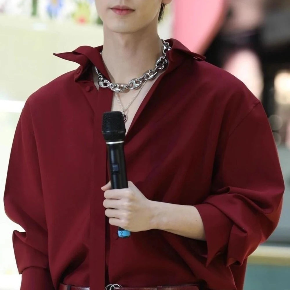 قميص رجالي أنيق للحفلات الراقصة باللون الأحمر الخمري بأكمام طويلة، تصميم مميز لصيف 2025، قميص رجالي فاخر بتصميم عتيق أنيق مناسب لفصل الربيع