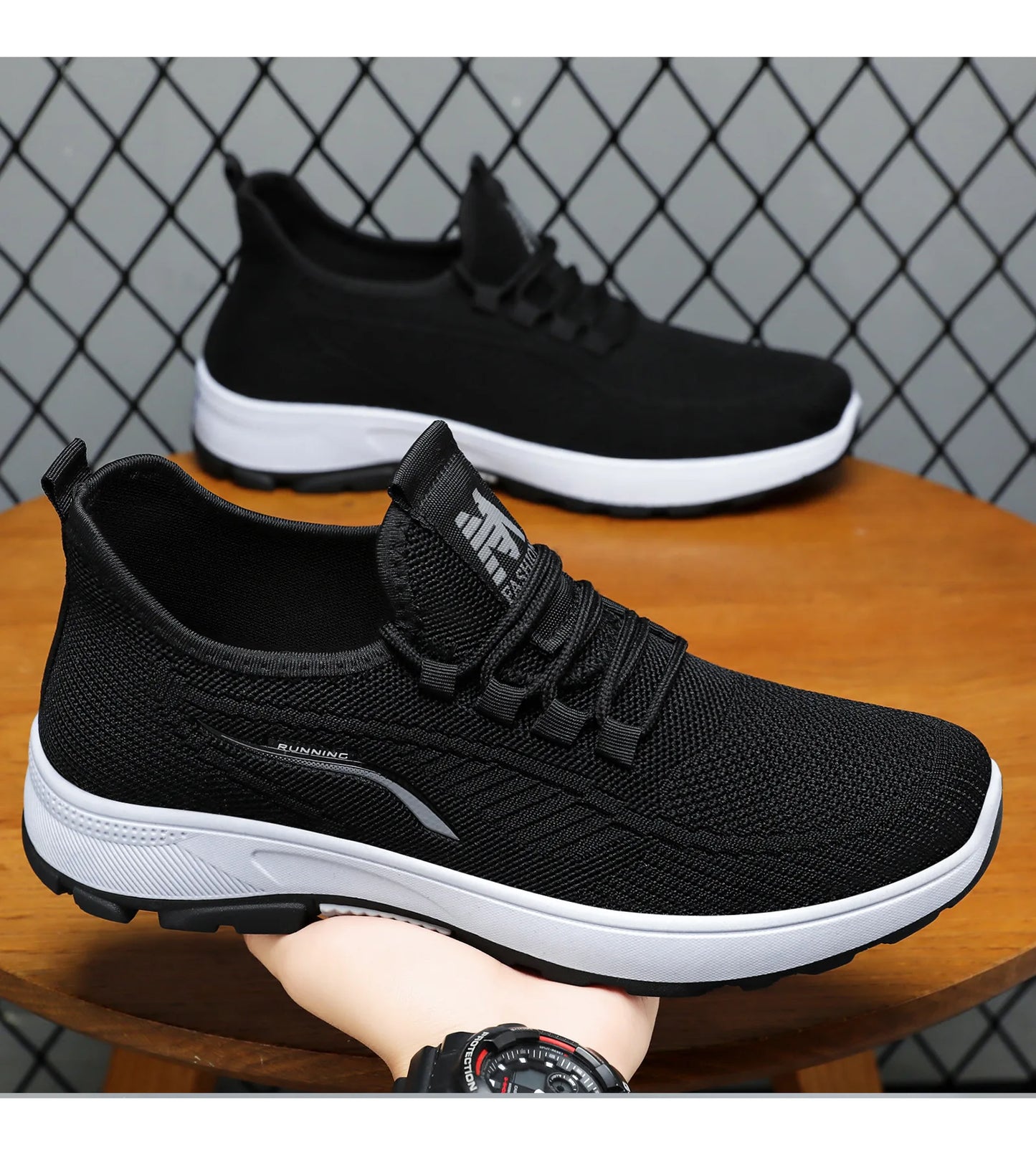 The new thick-soled comfortable running shoes and shallow-mouthed breathable mesh shoes are versatile for outdoor use