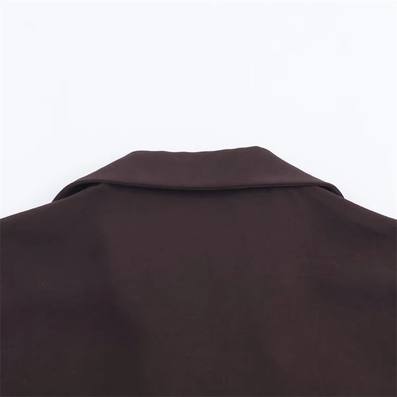 فستان نسائي 2025 تصميم جديد على شكل قميص مع حزام وتنورة متوسطة الطول فستان طويل كاجوال عصري للنساء