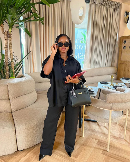 طقم نسائي أسود أنيق مكون من تي شيرت نصف كم وبنطلون واسع الساق، مناسب للمكتب، صيف 2025، طقم مكون من قطعتين