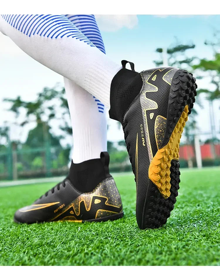 Indoor Competition Football Shoes Outdoor Grass Anti Slip Sports Shoes Light Breathable Casual Shoes Traning Sneakers Teenagers