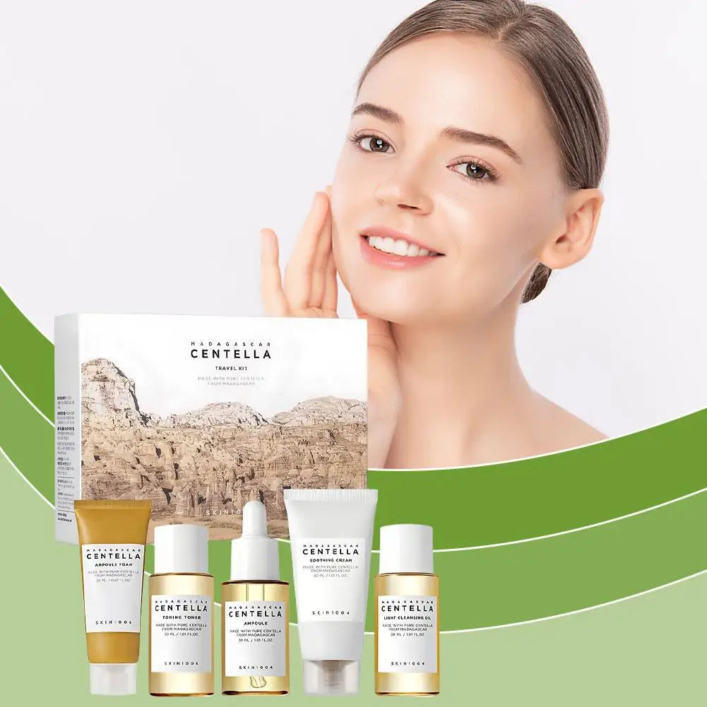 مجموعة العناية بالبشرة للسفر من SKIN1004 Centella Asiatica، تونر مرطب وخلاصة، تونر ومنظف وأمبولة، كريم مهدئ وزيت عطري