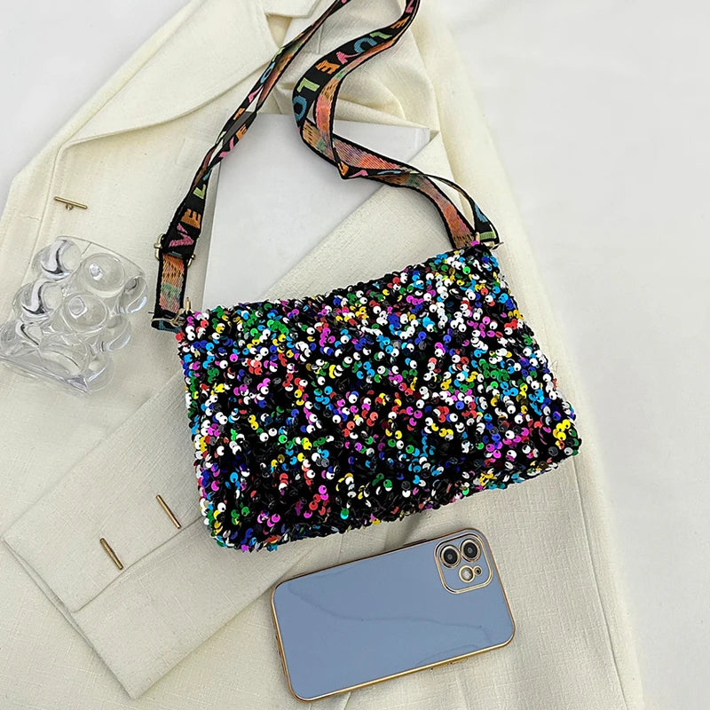 Neutral gender-neutral square-shaped bags for men and women, featuring niche designs. New style multi-purpose cross-body bags.