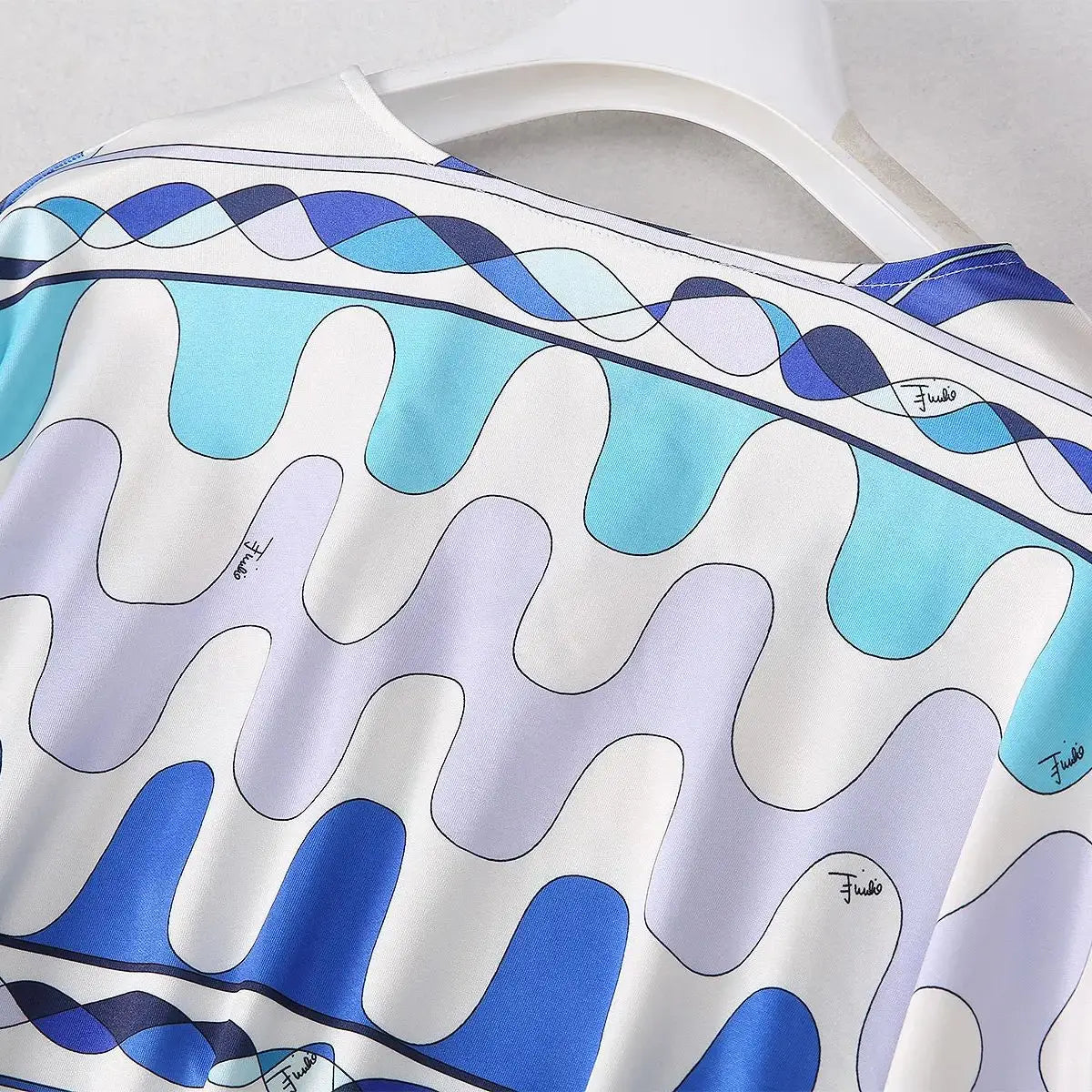 ملابس نسائية أنيقة فستان رداء كاجوال مريح قابل للتنفس طويل فيستدوس عصري فضفاض برقبة مستديرة فستان مطبوع جديد