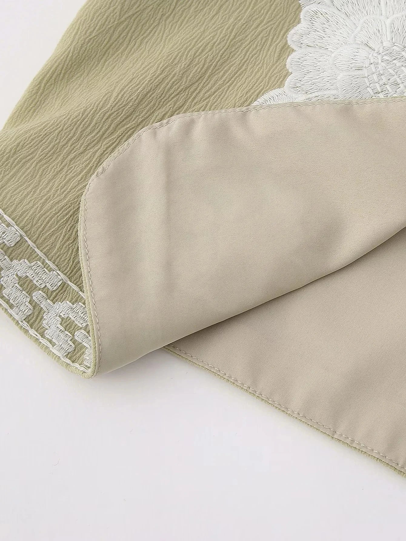 2025 Women Fashion Floral Embroidery Vest Vintage Sleeveless Waistcoat Ouertwear Female Streetwear Chic Vests Tops