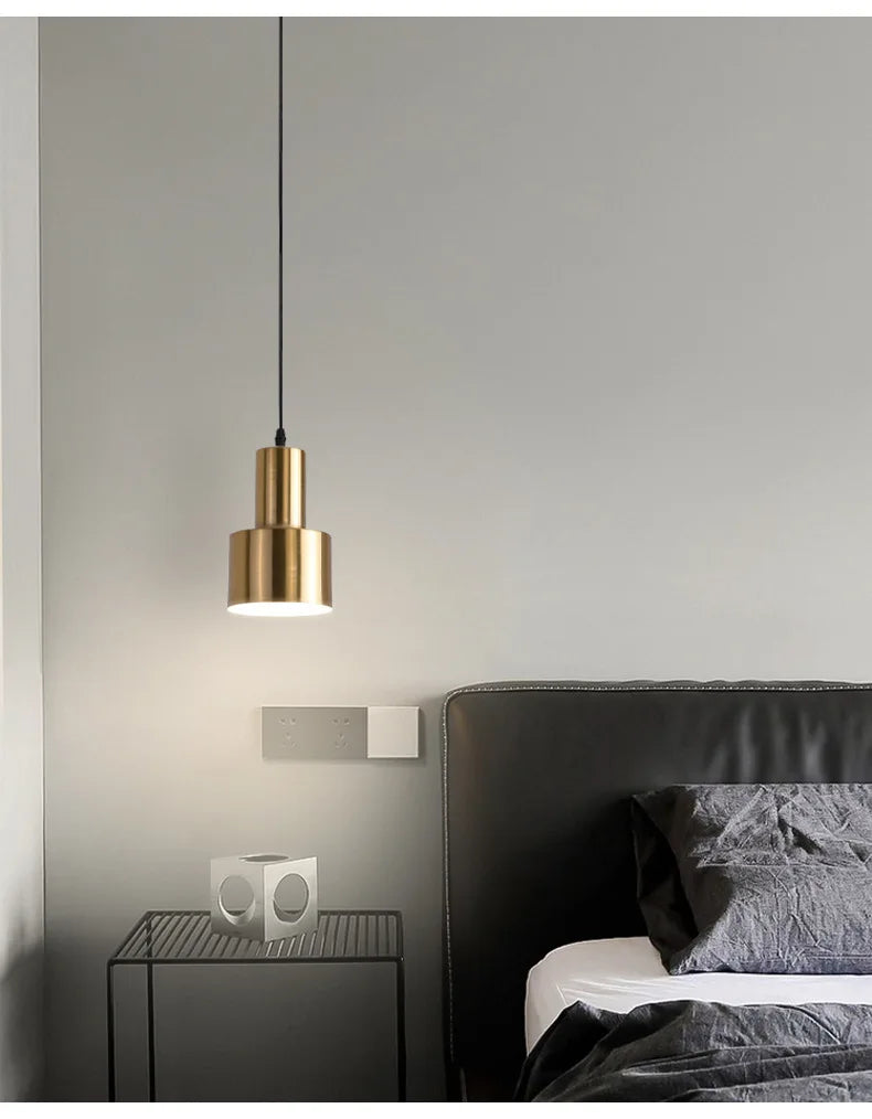 ثريا بجانب السرير بسيطة وحديثة لغرفة النوم وغرفة المعيشة وخلفية الجدار الخفيفة غرفة الطعام الإبداعية ثريا برأس واحد