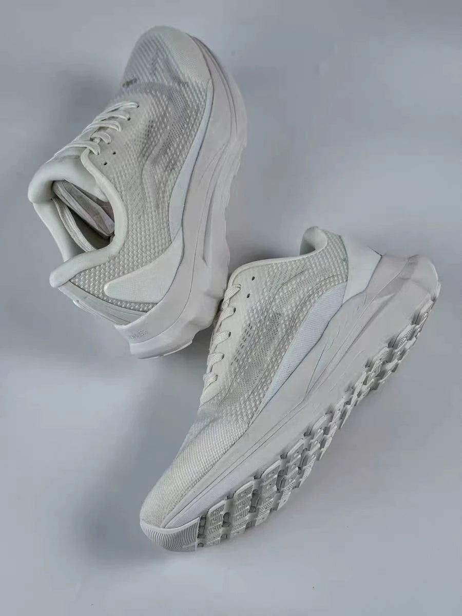 2025 New Men's and Women's Same Style Fashionable Sports and Leisure Outdoor Lightweight, Breathable and Versatile Running Shoes