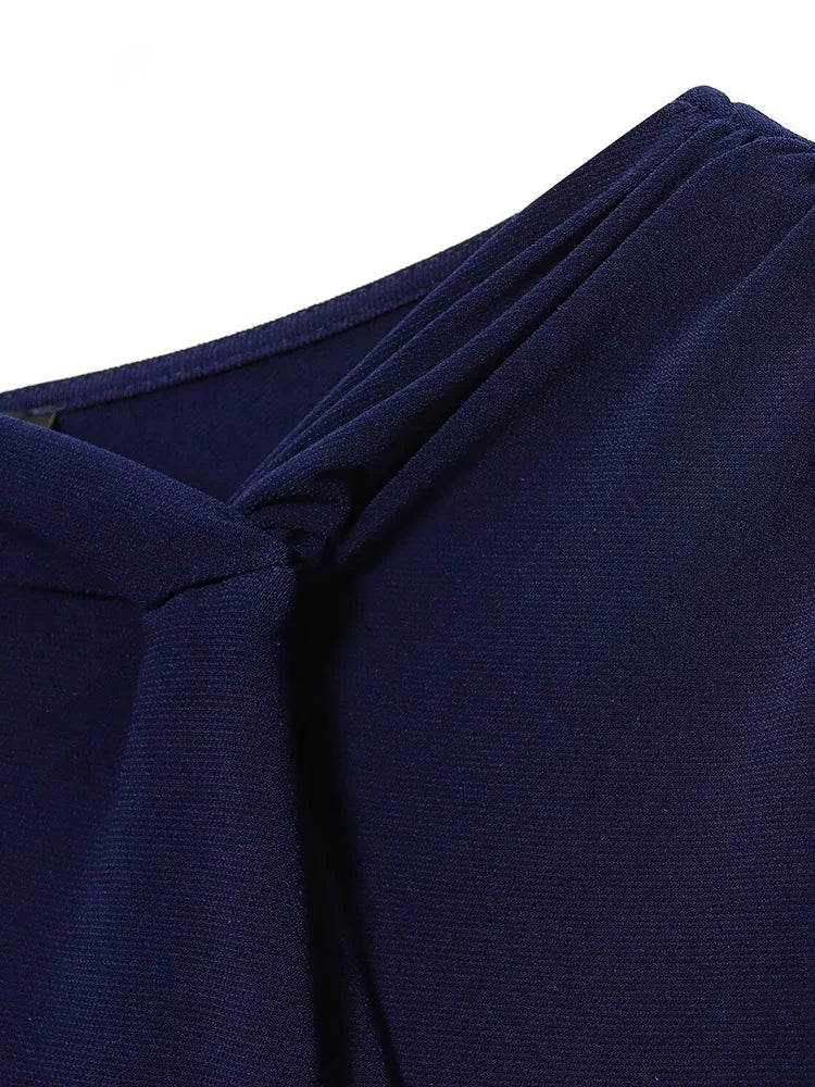 European-style new women's fashion dress, versatile and elegant, solid color, simple and slimming, with a belt and pleats.