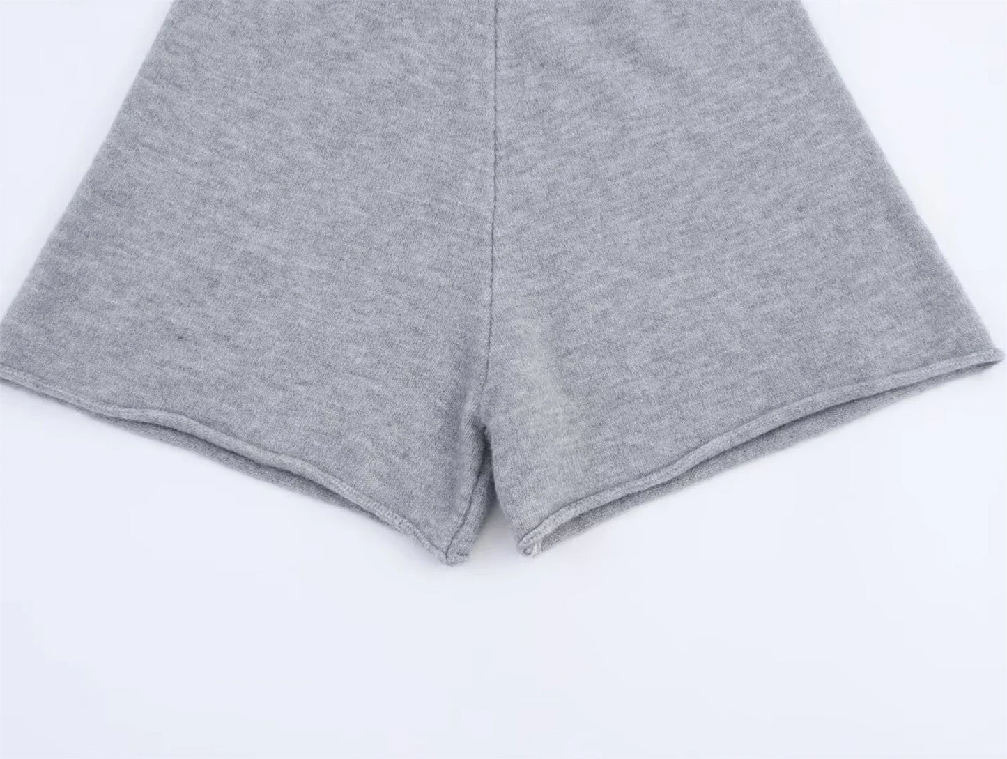 Women's Fashion V-neck Sweater Top And Matching Knitted Shorts New Style Short Pantsuit for Women