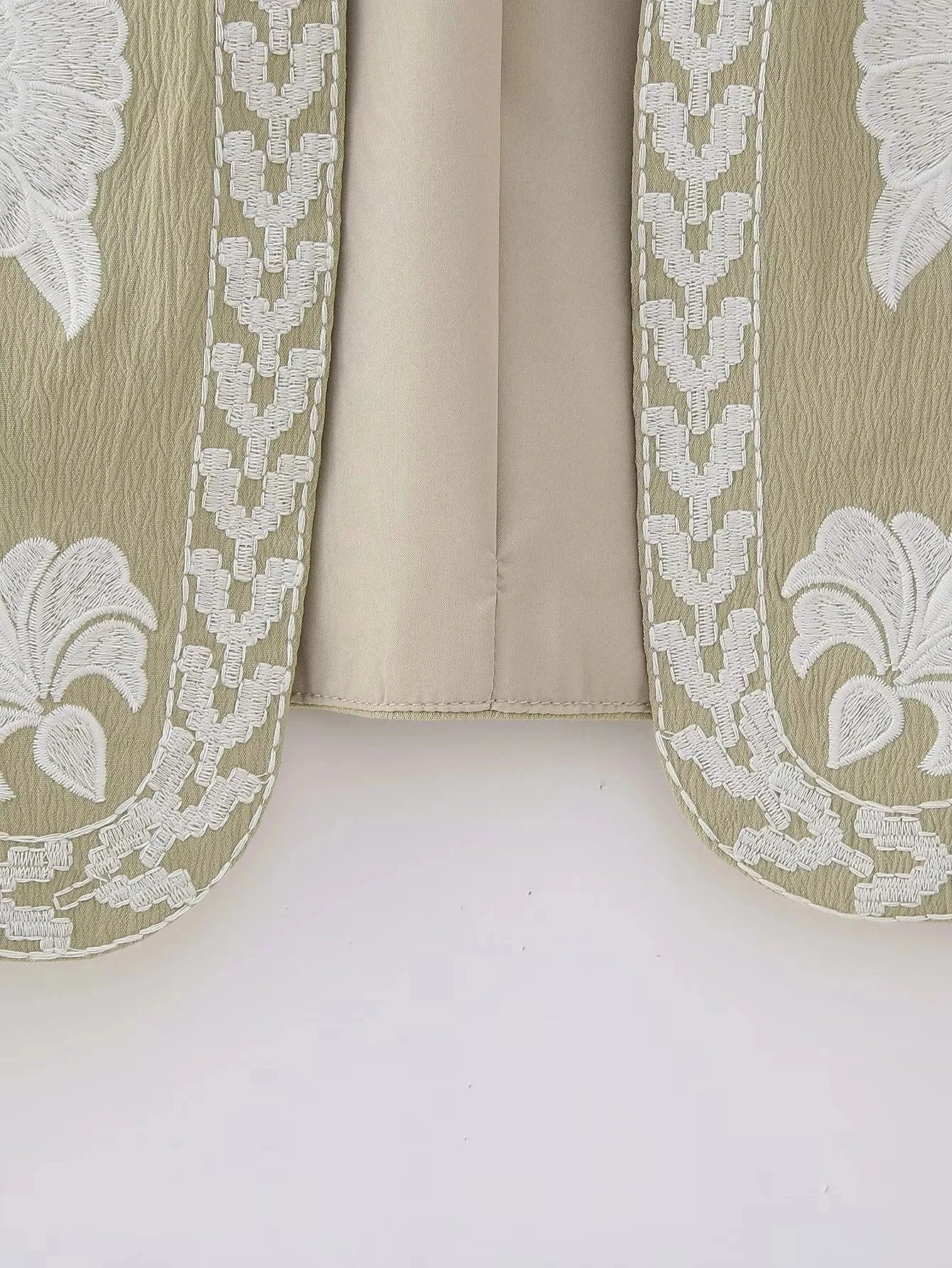 2025 Women Fashion Floral Embroidery Vest Vintage Sleeveless Waistcoat Ouertwear Female Streetwear Chic Vests Tops