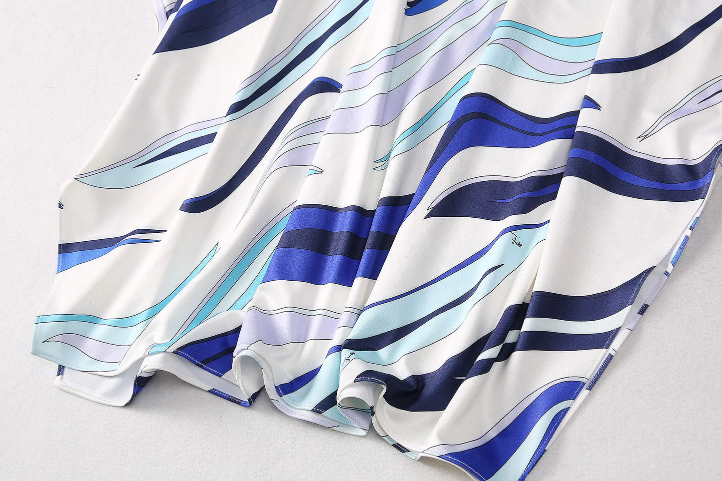 ملابس نسائية أنيقة فستان رداء كاجوال مريح قابل للتنفس طويل فيستدوس عصري فضفاض برقبة مستديرة فستان مطبوع جديد